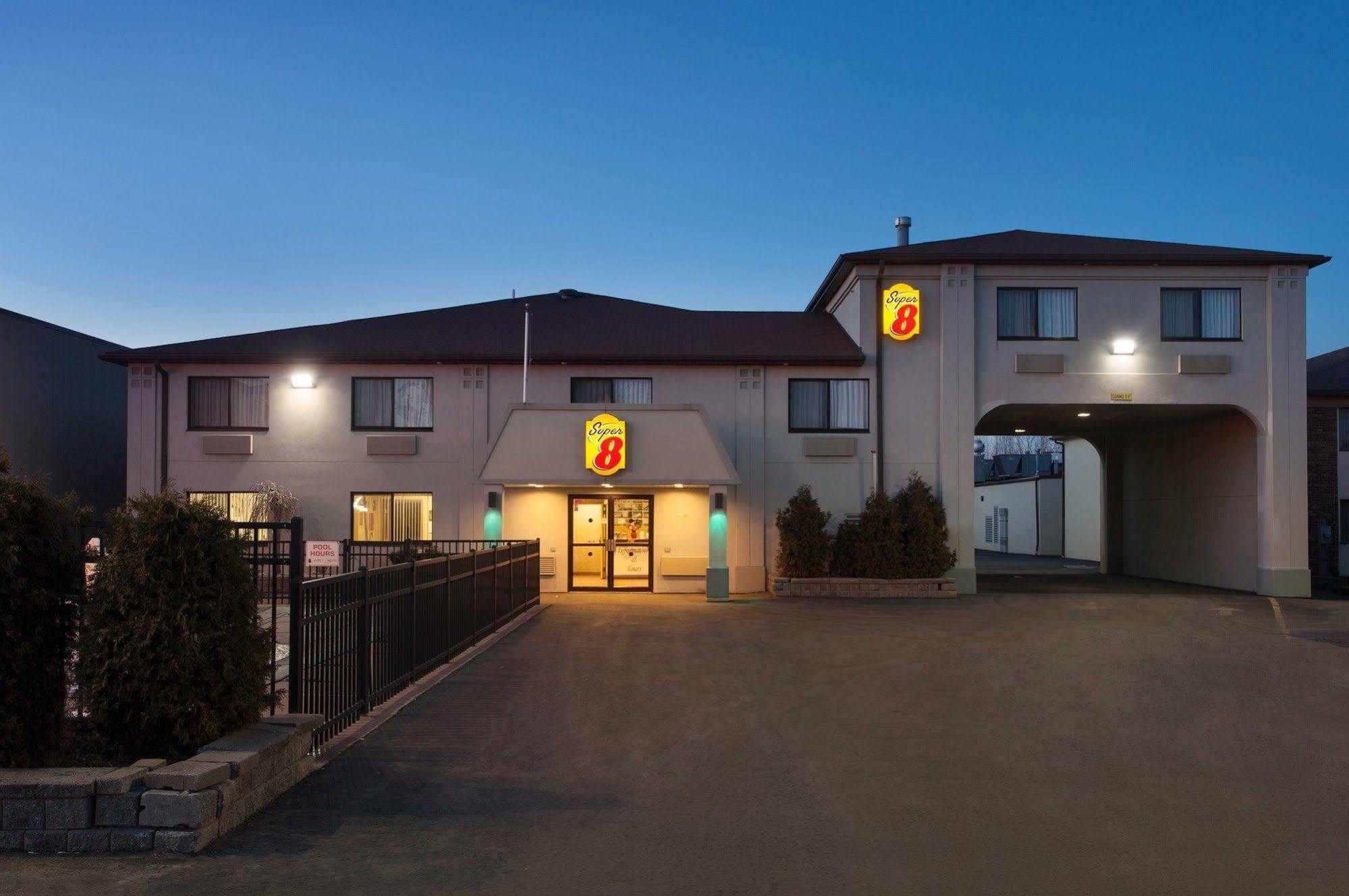 Super 8 By Wyndham Niagara Falls Eksteriør billede